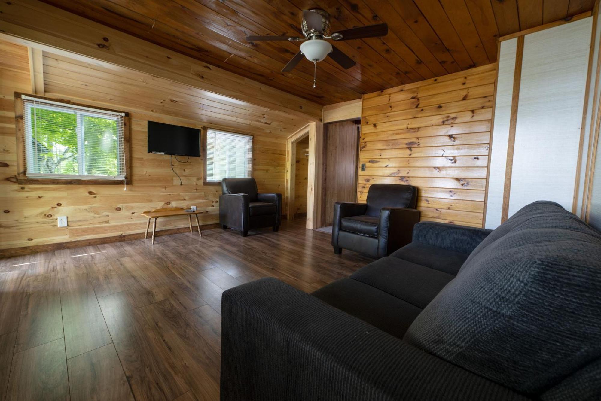 Depe Dene Lakeside Resort Lac George Extérieur photo