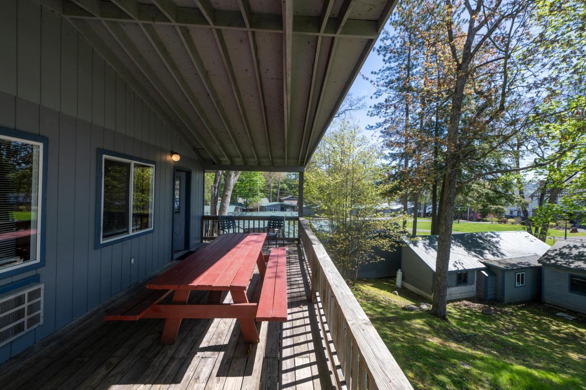 Depe Dene Lakeside Resort Lac George Extérieur photo