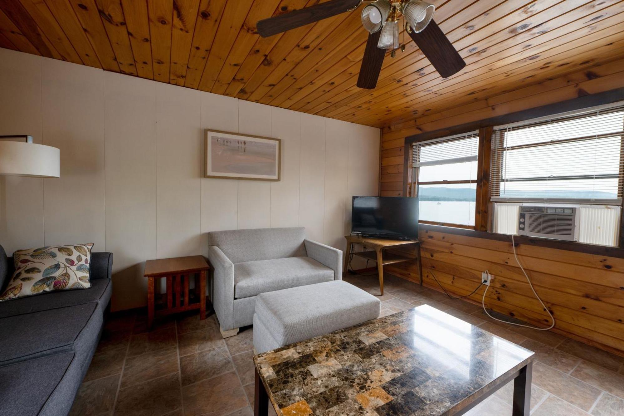 Depe Dene Lakeside Resort Lac George Extérieur photo